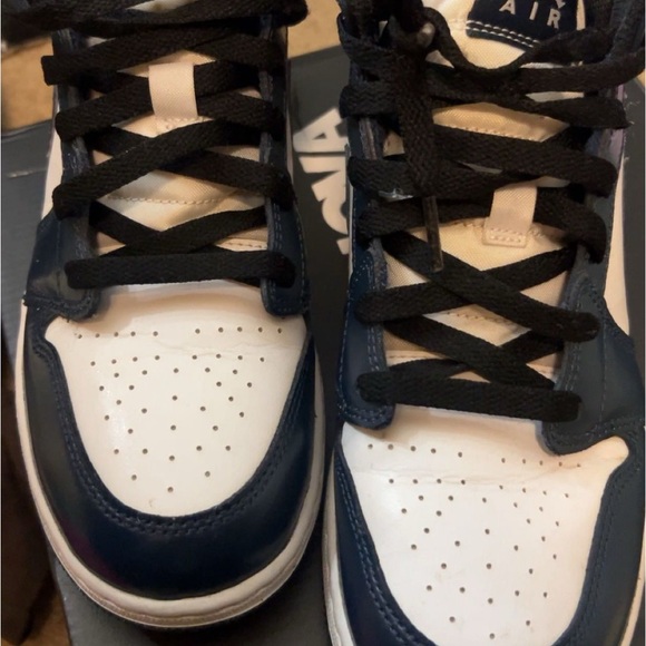 Dark blue air Jordans - Picture 2 of 7